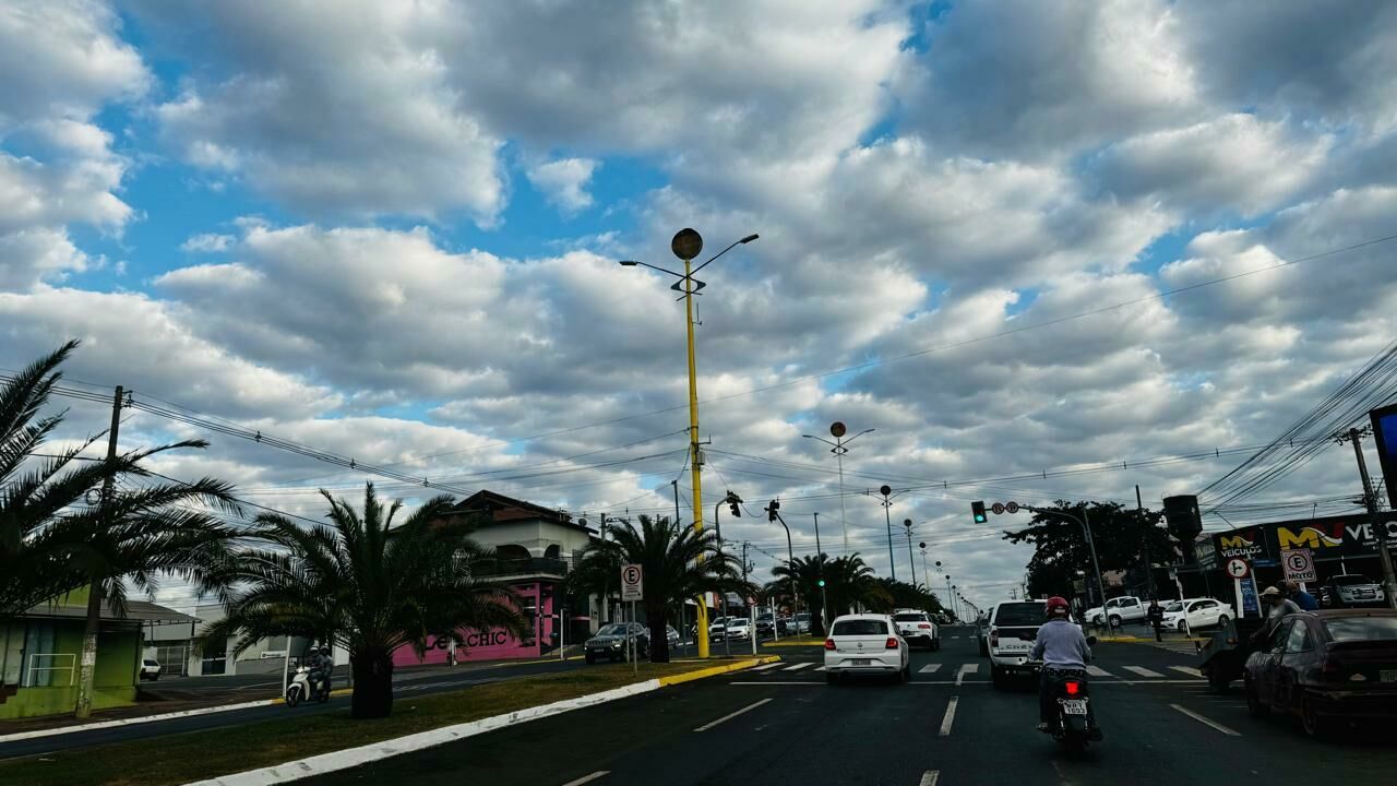 Imagem de compartilhamento para o artigo Segunda-feira será de sol entre nuvens, sem chuva em Costa Rica e Chapadão do Sul da MS Todo dia